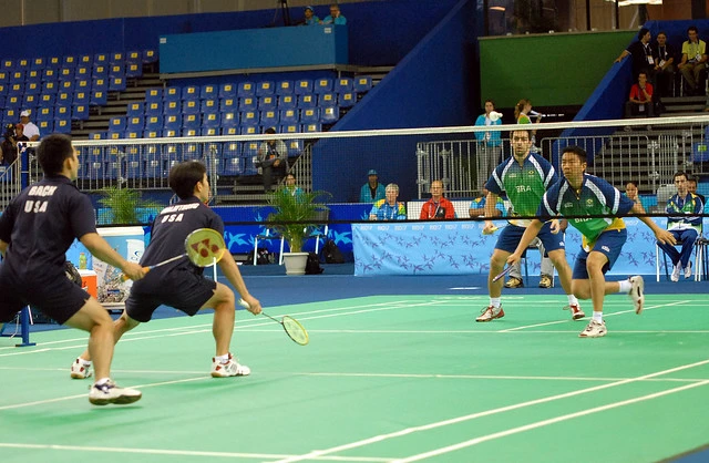 alas lantai lapangan badminton indoor
