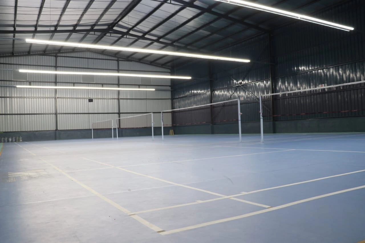 ukuran karpet lapangan badminton