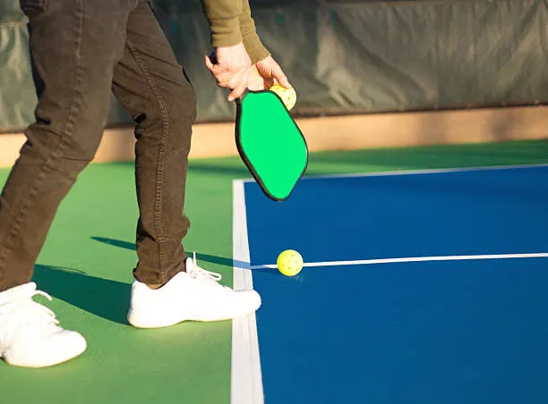 teknik servis pickleball
